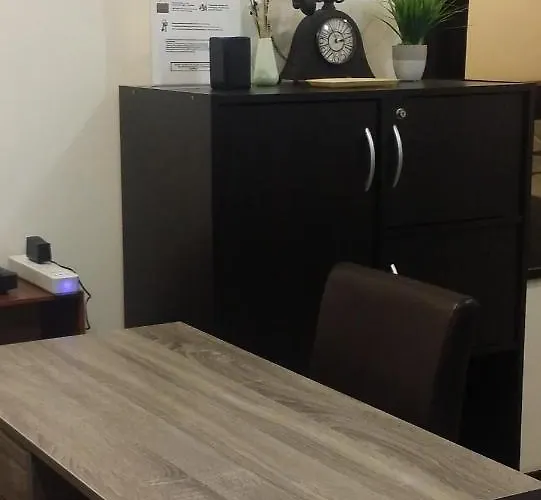 24k Residences: Modern Makati With Wi-fi And Streaming Apartment