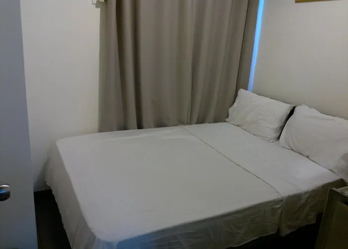 24k Residences: Modern Makati With Wi-fi And Streaming Apartment *