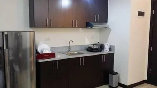 24k Residences: Modern Makati With Wi-fi And Streaming Apartment *