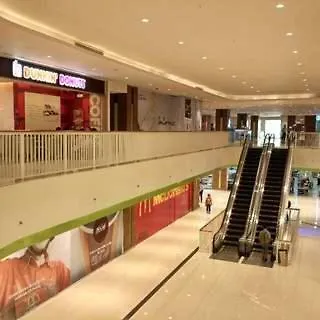 Apartment 24k Residences: Modern Makati With Wi-fi And Streaming *